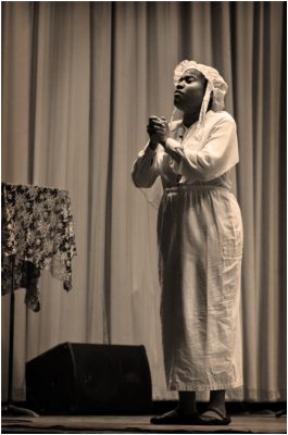 Actress Shinnerrie Jackson portraying Sojourner Truth.