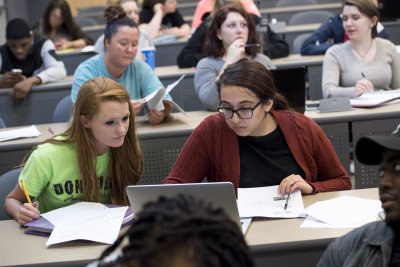 To DCCC Newsroom article: "DCCC students awarded Golden LEAF scholarships for Spring 2020"