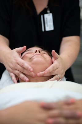 patient receiving esthetics treatment